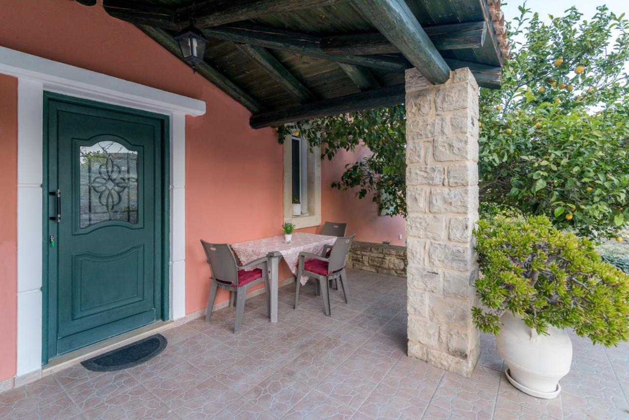 Vrisanos Apartment Pitsidia Exterior foto